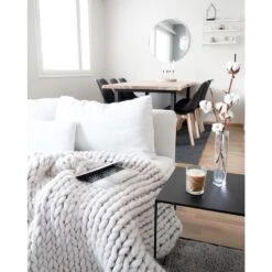 Beliani Eettafel HEBY - Lichte Houtkleur Acaciahout -Beliani 813d6e9134694ee5b35696e5c660d5b3